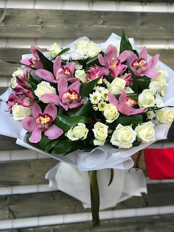 Букет цветов из: Розы и Хризантемы в Пензе