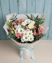Букет цветов из:  Розы, Лизиантусы и Хризантемы в Пензе