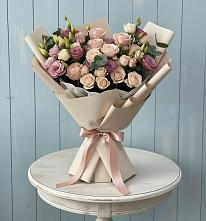 Букет цветов из:  Розы и Лизиантусы в Пензе