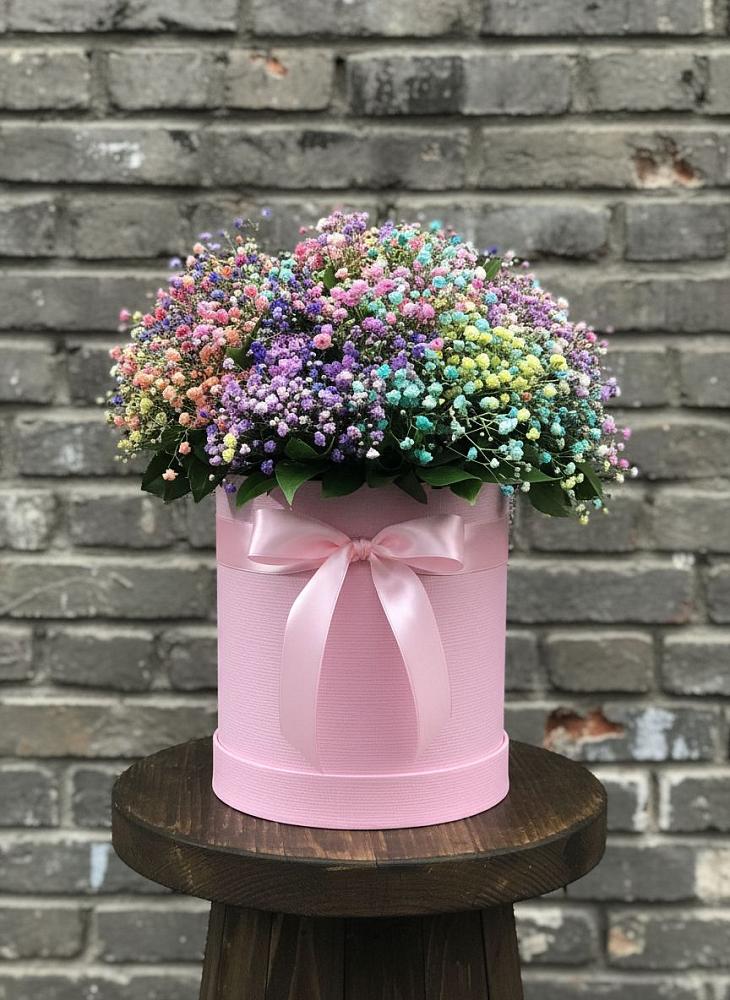 Цветочная композиция из Гипсофила и Розы в шляпной коробке в Пензе