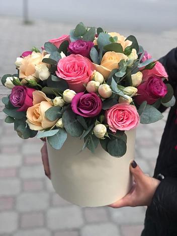 Цветочная композиция из Розы в шляпной коробке в Пензе