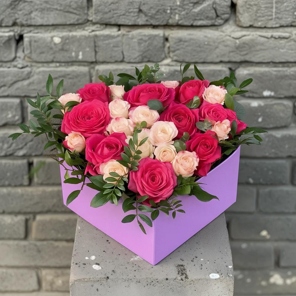 Цветочная композиция из Розы в коробке в Пензе