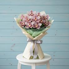 Букет цветов из:  Орхидеи и Розы в Пензе