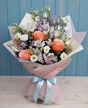 Букет цветов из:  Лизиантусы, Розы, Альстромерии и Гипсофила в Пензе