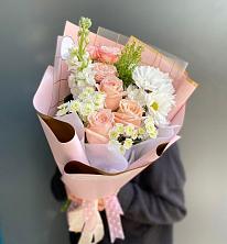Букет цветов из:  Хризантемы и Розы в Пензе