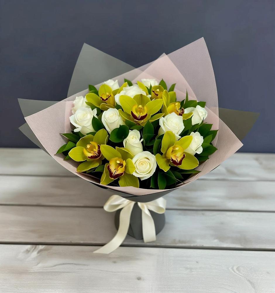 Букет цветов из: Орхидеи и Розы в Пензе