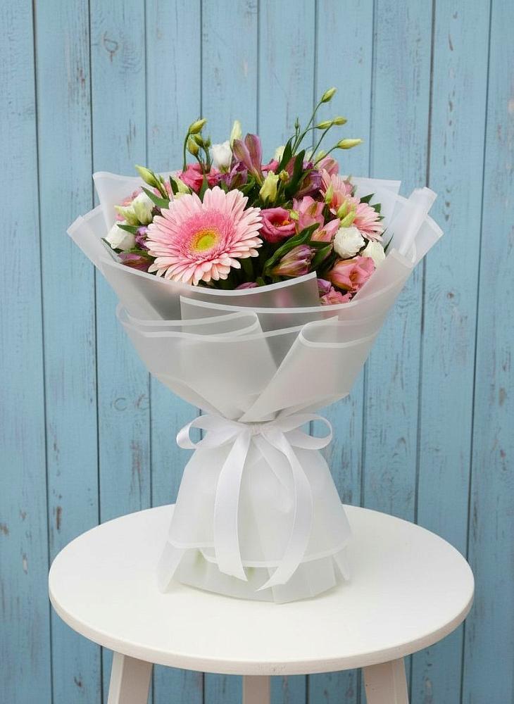 Букет цветов из: Герберы, Альстромерии и Лизиантусы в Пензе