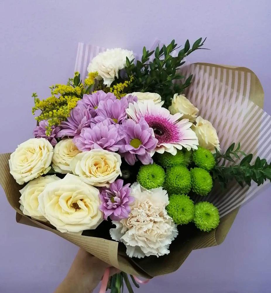 Букет цветов из: Хризантемы, Розы, Гвоздики и Герберы в Пензе