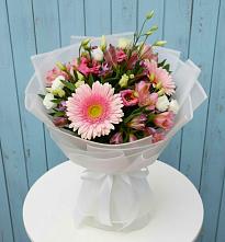 Букет цветов из:  Герберы, Альстромерии и Лизиантусы в Пензе
