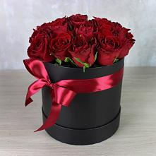Цветочная композиция из Розы в шляпной коробке в Пензе