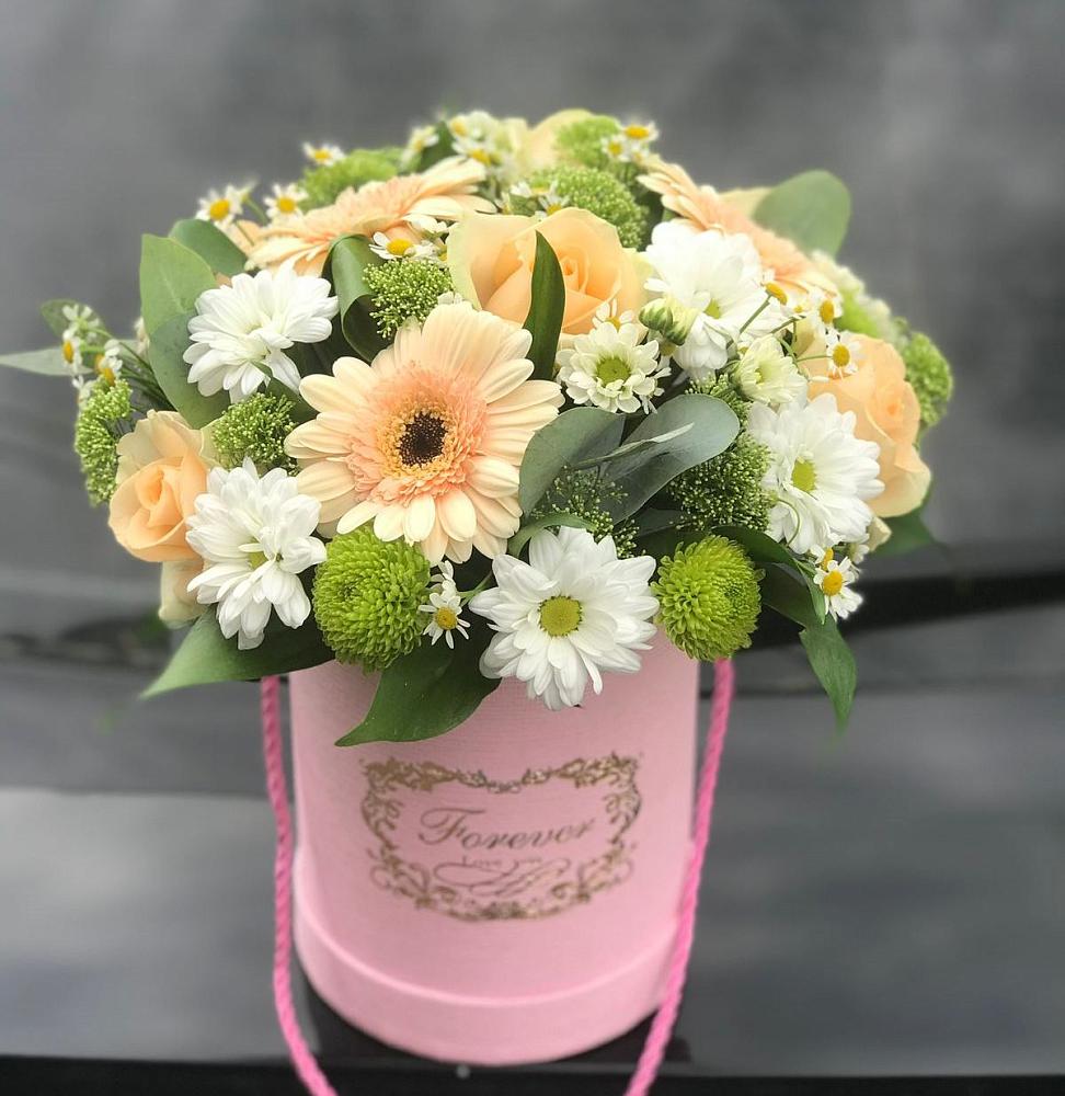 Цветочная композиция из Розы, Герберы и Хризантемы в шляпной коробке в Пензе